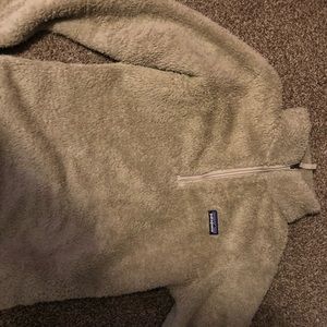 Patagonia quarter zip (tan)